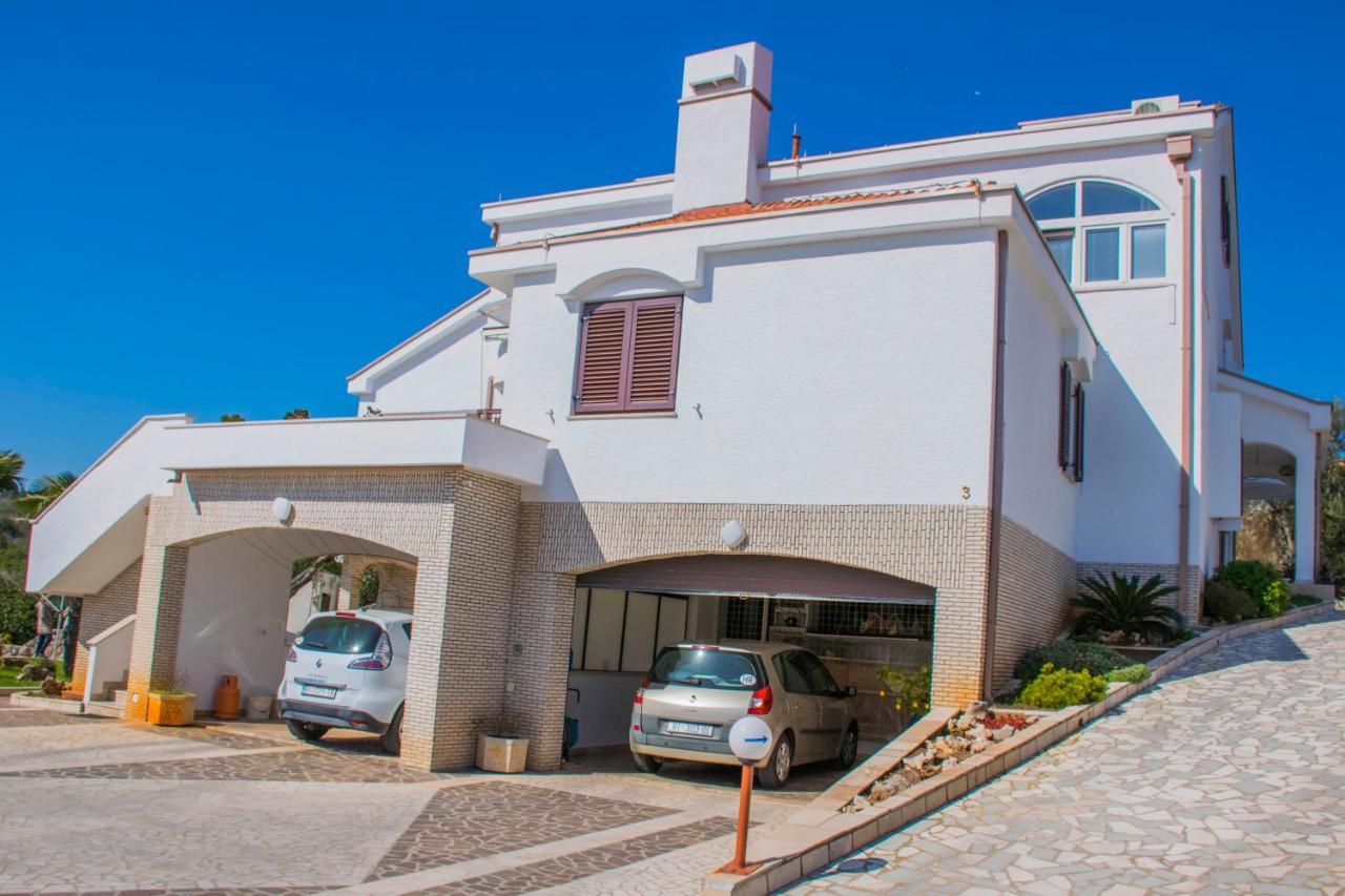 Apartments Grand & Plav In Krk Krk Town Exterior foto