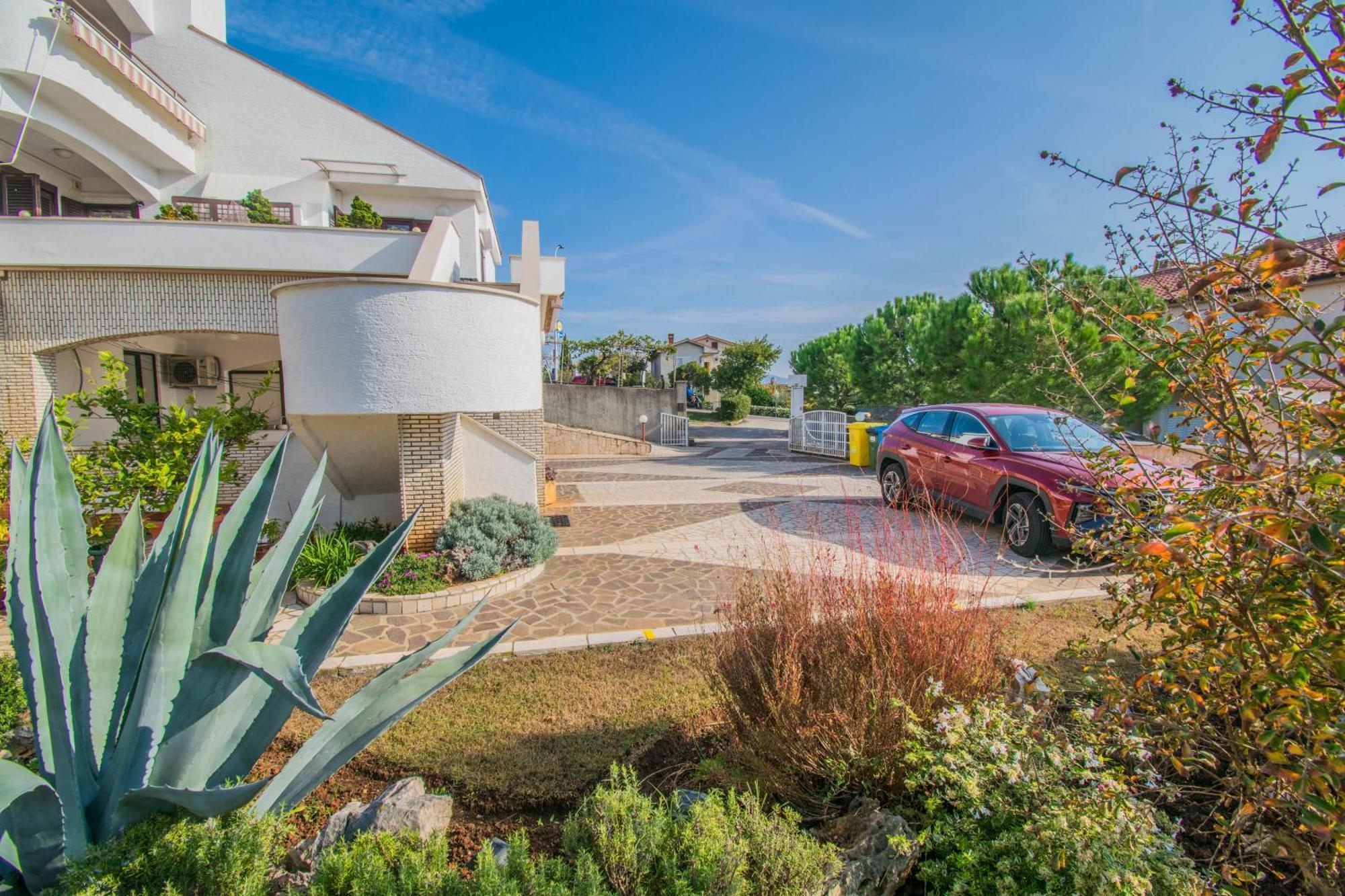 Apartments Grand & Plav In Krk Krk Town Exterior foto